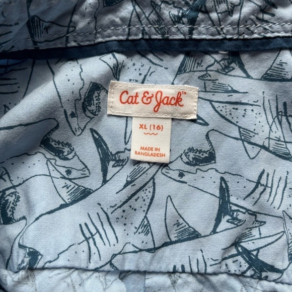 Cat & Jack Boys Challis Shark Print Short Sleeve Button Up - Picture 4 of 5